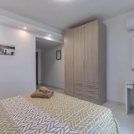 Terrace View-stylish 2bedroom Penthouse Ac-wifi Lägenhet