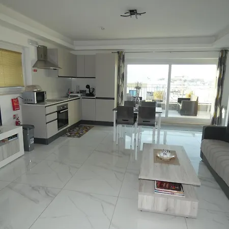 Terrace View-stylish 2bedroom Penthouse Ac-wifi Lägenhet
