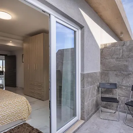 Terrace View-stylish Two Bedrooms Fully Ac-wifi Penthouse Msida