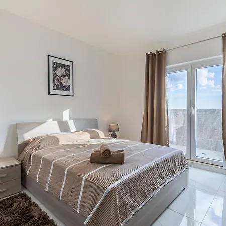 Apartment Terrace View-stylish Two Bedrooms Fully Ac-wifi Penthouse *