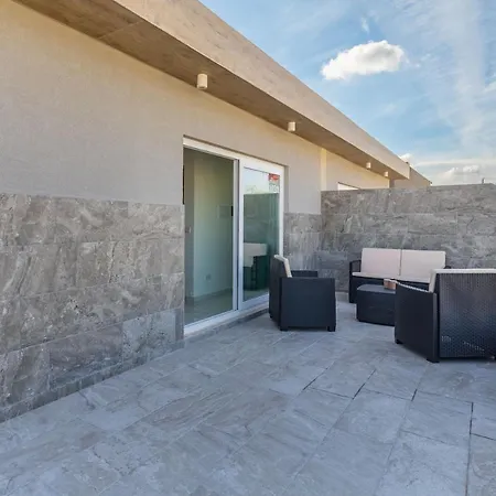Terrace View-stylish Two Bedrooms Fully Ac-wifi Penthouse * Msida