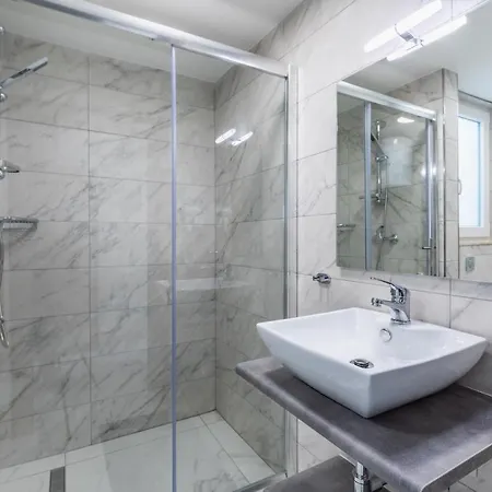 Apartment Terrace View-stylish Two Bedrooms Fully Ac-wifi Penthouse