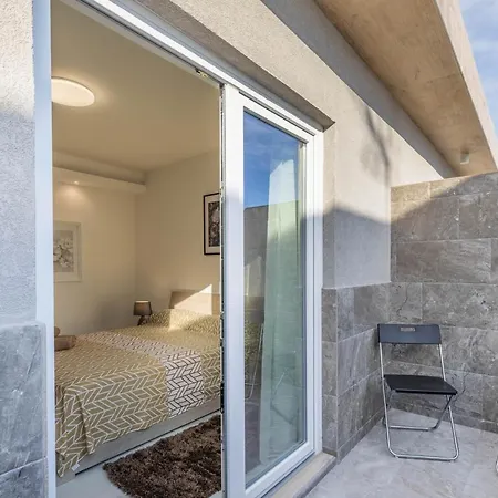 Terrace View-stylish Two Bedrooms Fully Ac-wifi Penthouse Msida