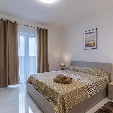 Terrace View-stylish Two Bedrooms Fully Ac-wifi Penthouse * Msida