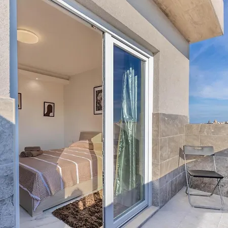 Apartment Terrace View-stylish Two Bedrooms Fully Ac-wifi Penthouse *