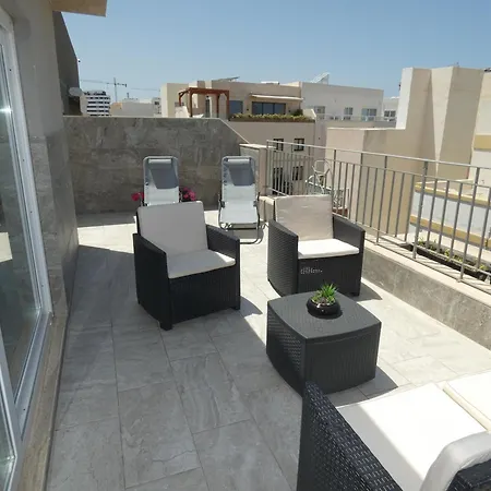 Terrace View - Stylish 2 Bedrooms Penthouse Ac-wifi Msida