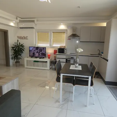 Terrace View - Stylish 2 Bedrooms Penthouse Ac-wifi * Msida